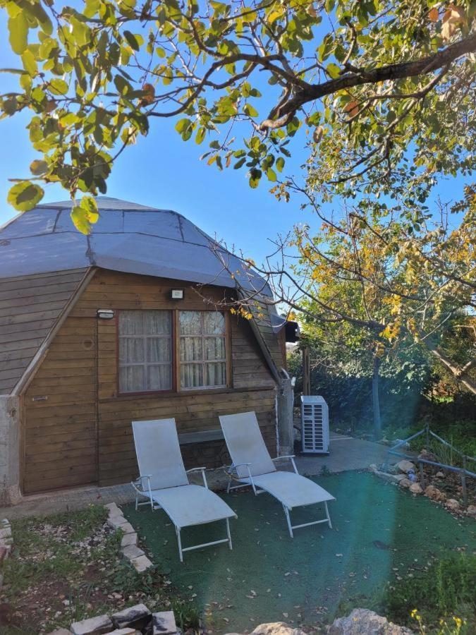 בקתת עץ בחורש במנות - דום גיאודזי - Wooden Cabin In Manot Luaran gambar